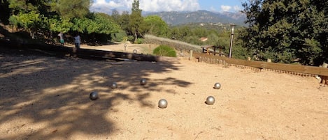 terrain de pétanque
