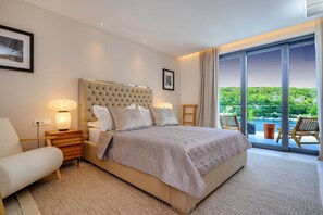 Fully air-conditioned bedroom with sea view in luxury Villa Prestige Brac for vacation and rent