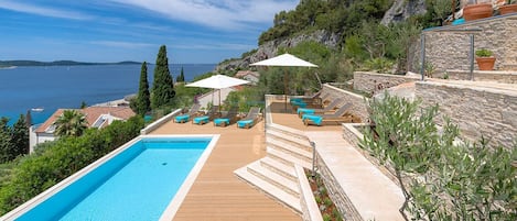 Croatia luxury villa with pool and sea view for rent and vacation in town of Hvar