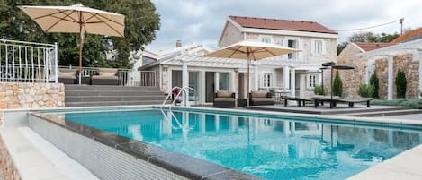 Private Croatia luxury villa Sea Side Drvenik with private pool for a romantic vacation and rent near Trogir