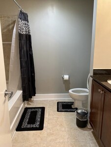 Luxury Apt Downtown ATL.
Please Confirm with me first before Instant Booking!!