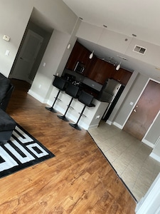 Luxury Apt Downtown ATL.
Please Confirm with me first before Instant Booking!!