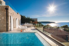 Croatia luxury villa for rent and vacation Primosten Glamour with private pool, sauna and gym on the beach 