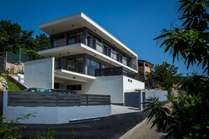 Luxury vacation villa Opatija Sapphire for family vacation in Istria