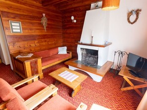 Propriété, Bois, Design Intérieur, Salon, Bâtiment, Mur, Sol, Sol, Dur, Foyer