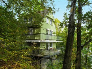 Haus, Vegetation, Baum, Grün, Eigentum, Die Architektur, Zuhause, Natürliche Landschaft, Gebäude, Botanik