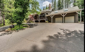 Driveway with plenty of parking