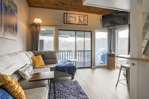 Living room and balcony door 