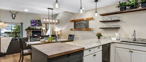 4 Bed/4Bath plus Loft, Plus Garage, Ski/Bike storage, Open Bright Modern Kitchen