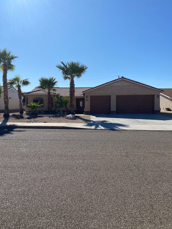 Front view of home