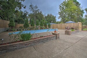 Private Pool & Patio