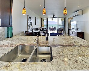 Take in the sea breeze while enjoying your favorite beverages.