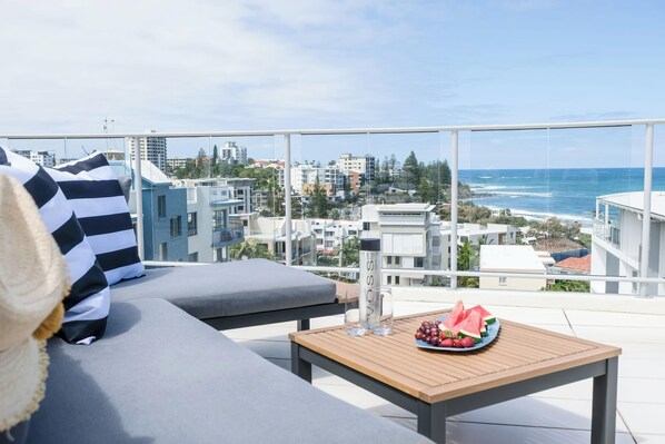 Upstairs balcony with views over Kings Beach.