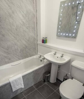 Modern Bathroom 