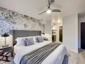 Second king master suite boasts an en-suite bathroom and smart TV (no cable access).