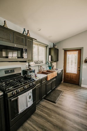 Kitchen , Gas stove!
