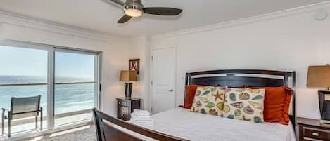 Master bedroom with en suite bathroom.
King size bed, and access to your gulf-front balcony!