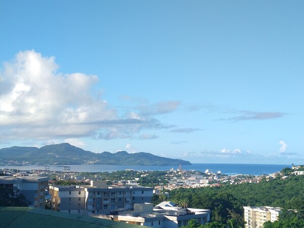 Vue dégagée sur la baie de Fort de France