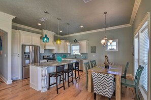 Fully Equipped Kitchen | Dishware & Silverware