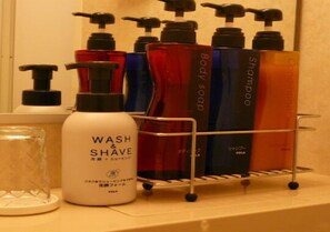 Bathroom amenities