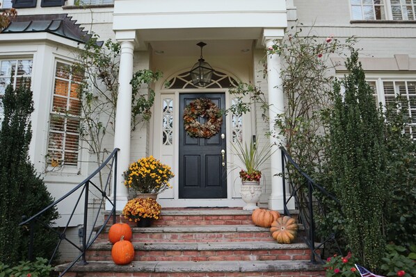 Beautiful 5 Bedroom Home for an Inauguration Stay – 5 miles from Capitol