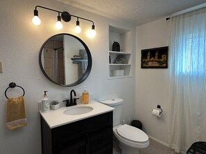 Updated spacious bathroom