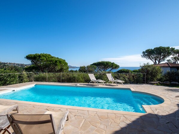 Schwimmbad, Eigentum, Grundeigentum, Haus, Freizeit, Urlaub, Wasser, Gebäude, Villa, Zuhause