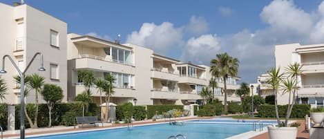 Sky, Cloud, Water, Building, Plant, Azure, Tree, Swimming Pool, Condominium, Shade