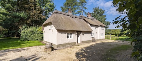 Pretty River Cottage, Athelhampton, Dorchester