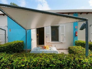 Haus, Eigentum, Zuhause, Dach, Gebäude, Grundeigentum, Wohngebiet, Die Architektur, Markise, Schatten