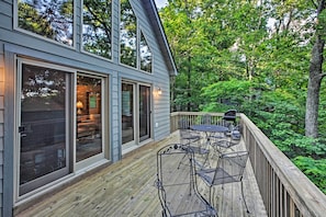 Home Exterior | Woodland Setting | Outdoor Seating