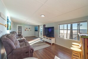 Living Room | Lake Views | High-Top Bar