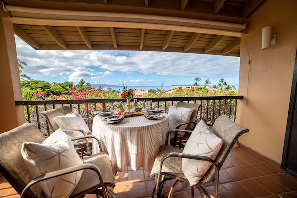 Wailea Ekahi 17D lanai with ocean view1