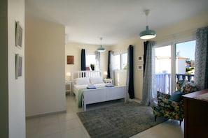 Master Double Bedroom 1 , en suite , private balcony