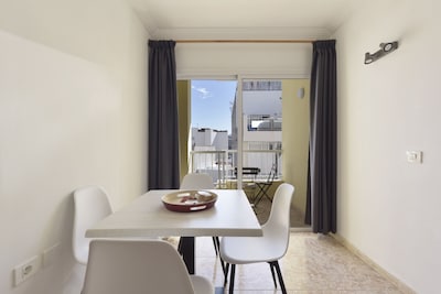 Holiday Apartment “Apartamento Macarena” in Playa San Juan with Mountain View, Balcony, Shared Rooftop Terrace and WiFi