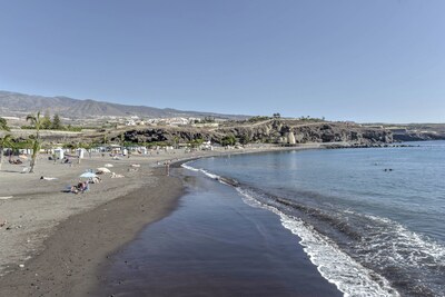 Holiday Apartment “Apartamento Macarena” in Playa San Juan with Mountain View, Balcony, Shared Rooftop Terrace and WiFi