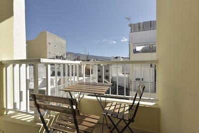 Holiday Apartment “Apartamento Macarena” in Playa San Juan with Mountain View, Balcony, Shared Rooftop Terrace and WiFi