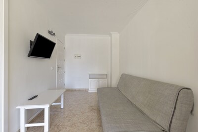 Holiday Apartment “Apartamento Macarena” in Playa San Juan with Mountain View, Balcony, Shared Rooftop Terrace and WiFi