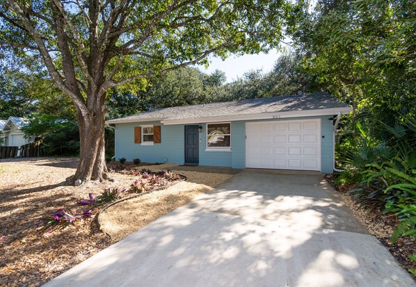 Outside view of New Smyrna Beach vacation rental home