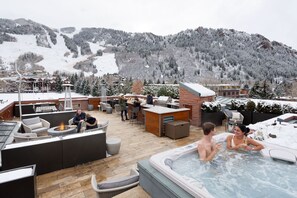 Baignoire à remous extérieure