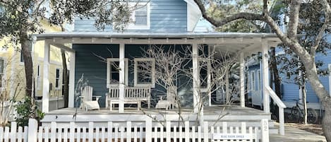 WELCOME TO BLUE SUEDE SHOES IN SEASIDE, FL!