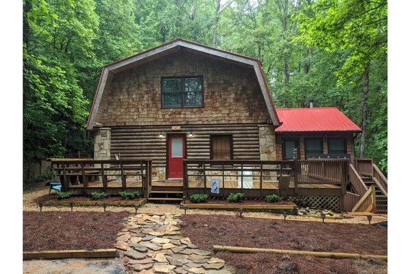 Front of house. So private yet intown. Peace awaits you here!