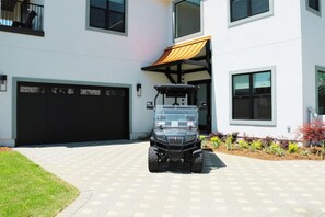 Brand New 6 Passenger Golf Cart Included for ALL Stays!