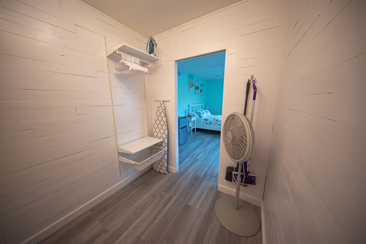 The Cozy Beach Suite of Sunny Sarasota!