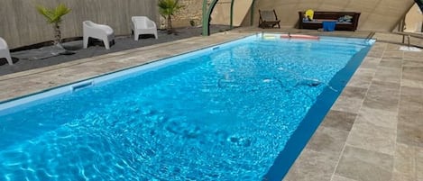 piscine couverte chauffée 12m x 4 m