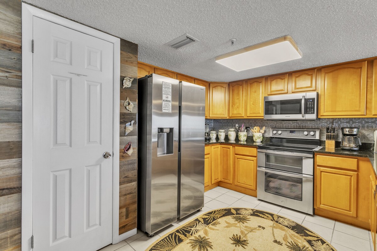 Sandy Shores 302 Gulf Front 1 BR