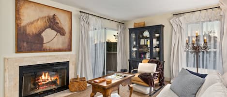 Gas log fireplace, mountaintop views, and direct access to ocean-view terrace