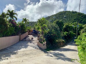 Easy access with manual gate at driveway