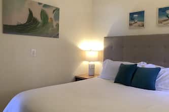 Beautiful, Family Friendly 2 Br 2Ba Across Street From Beach.