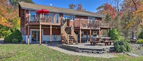 Pocono Lake | Vacation Rental Home | 5 BR | 3 BA | 3,400 Sq Ft